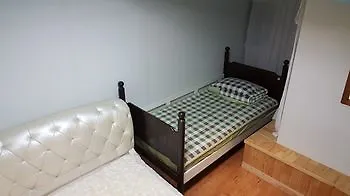 Hotel Dongbaekseom Guesthouse Hostel